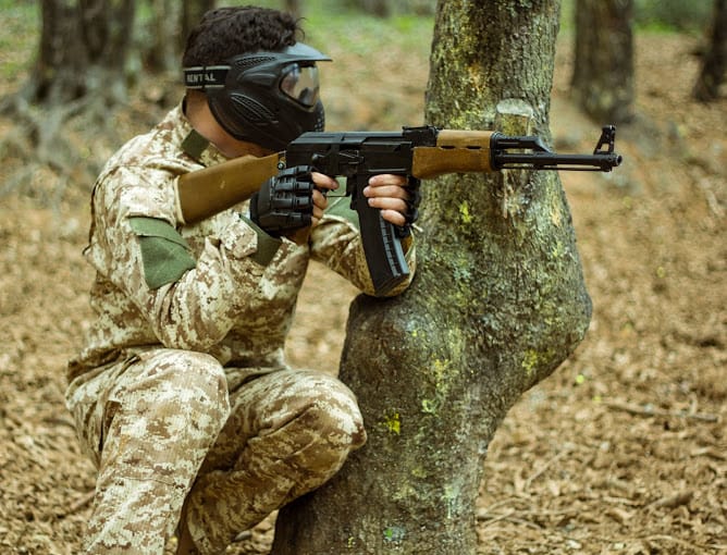 airsoft nedir ve airsoft ekipmanları ile askeri simülasyon deneyimi