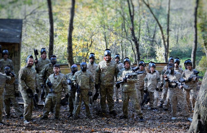 Paintball sahası nasıl seçilir ve büyük grup organizasyonları için uygun tesisler