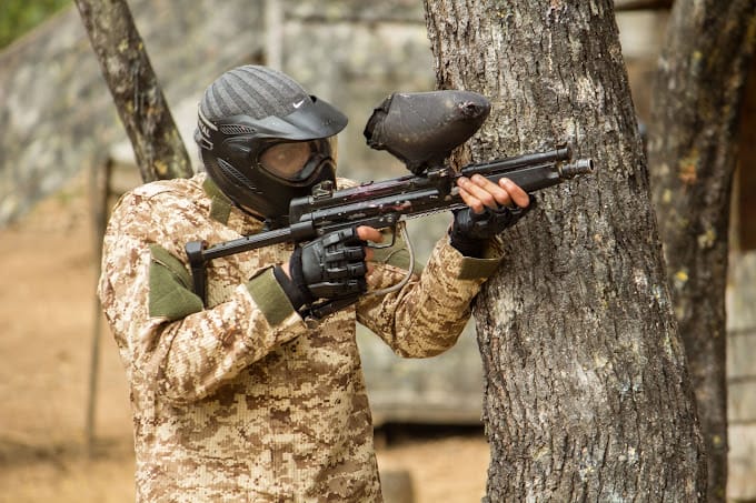 Paintball oynarken spor ayakkabı mı yoksa bot mu giyilmeli